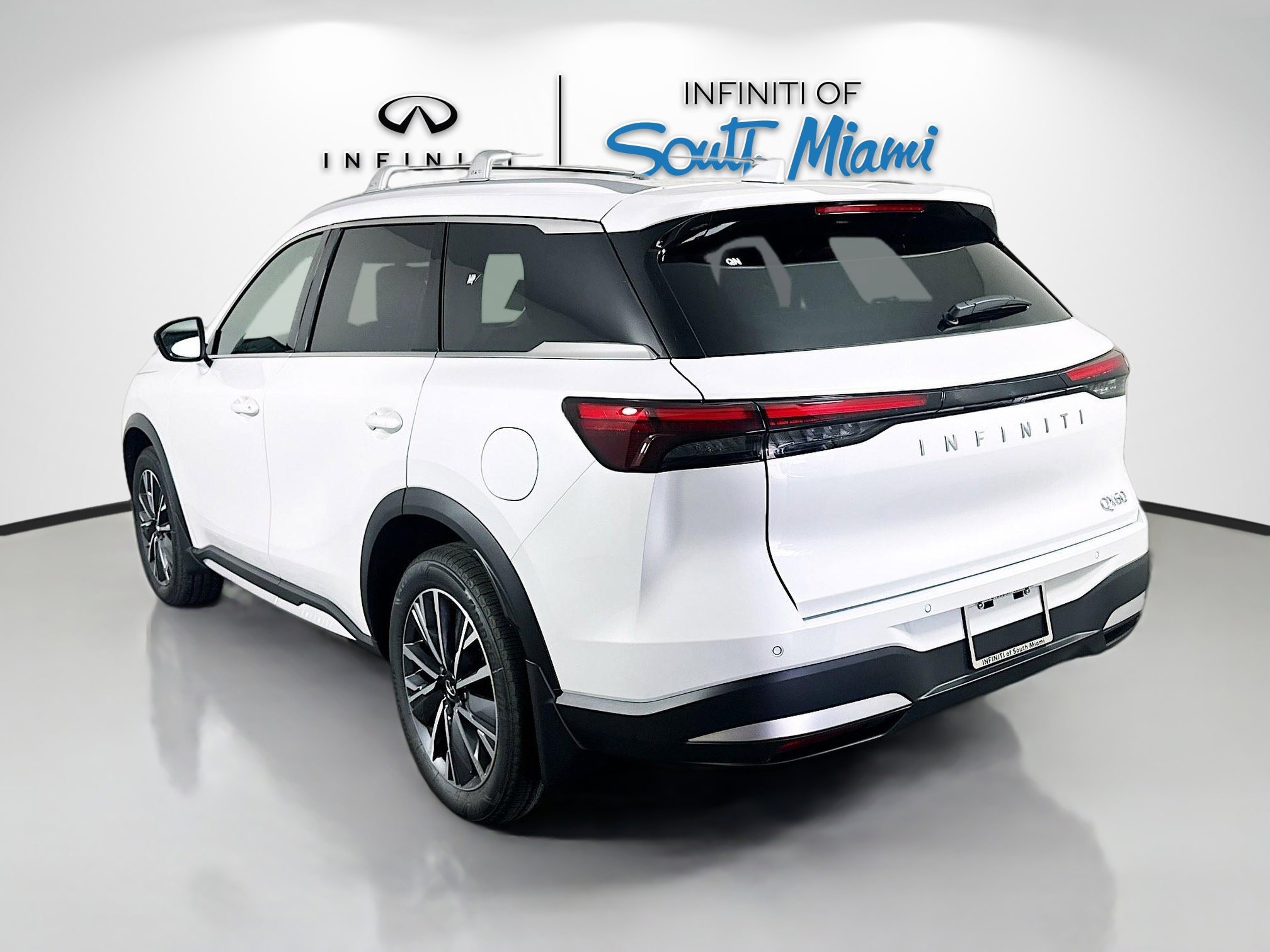 2026 Infiniti QX60 Luxe photo 2