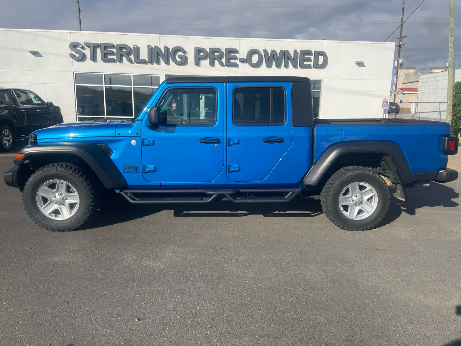 2020 Jeep Gladiator Sport S's photo