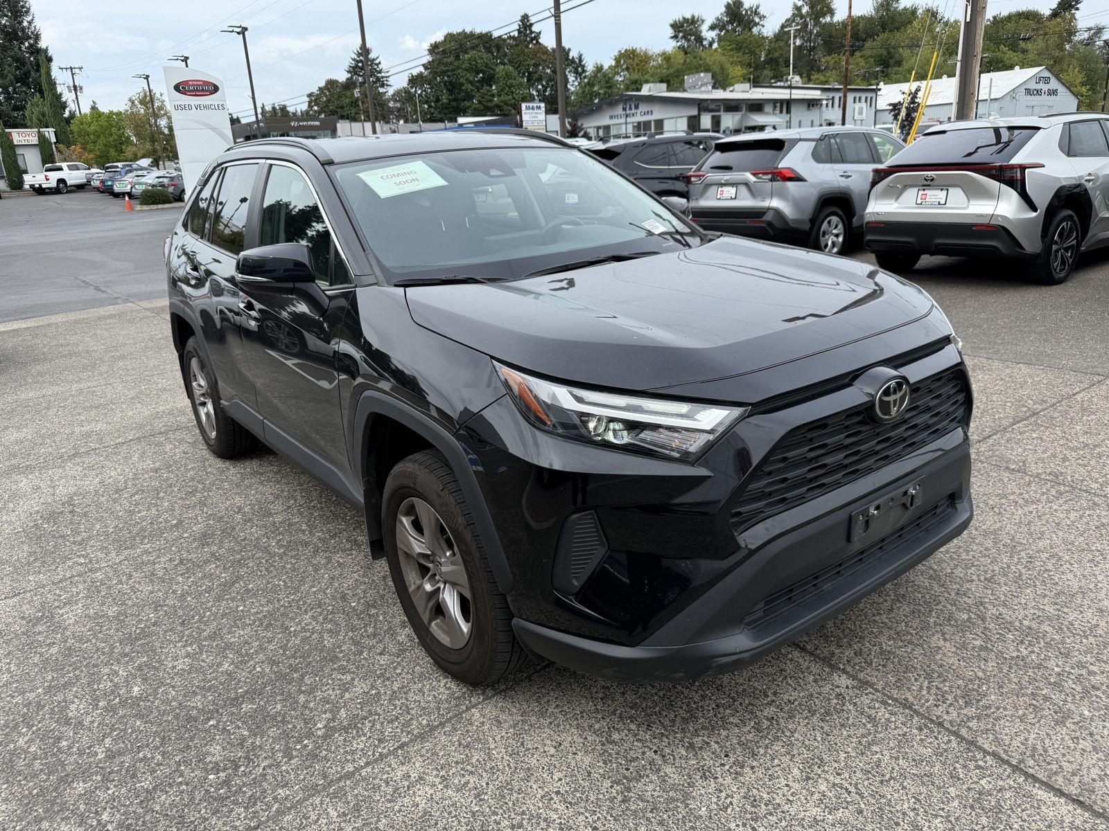 2022 Toyota RAV4 XLE photo 4
