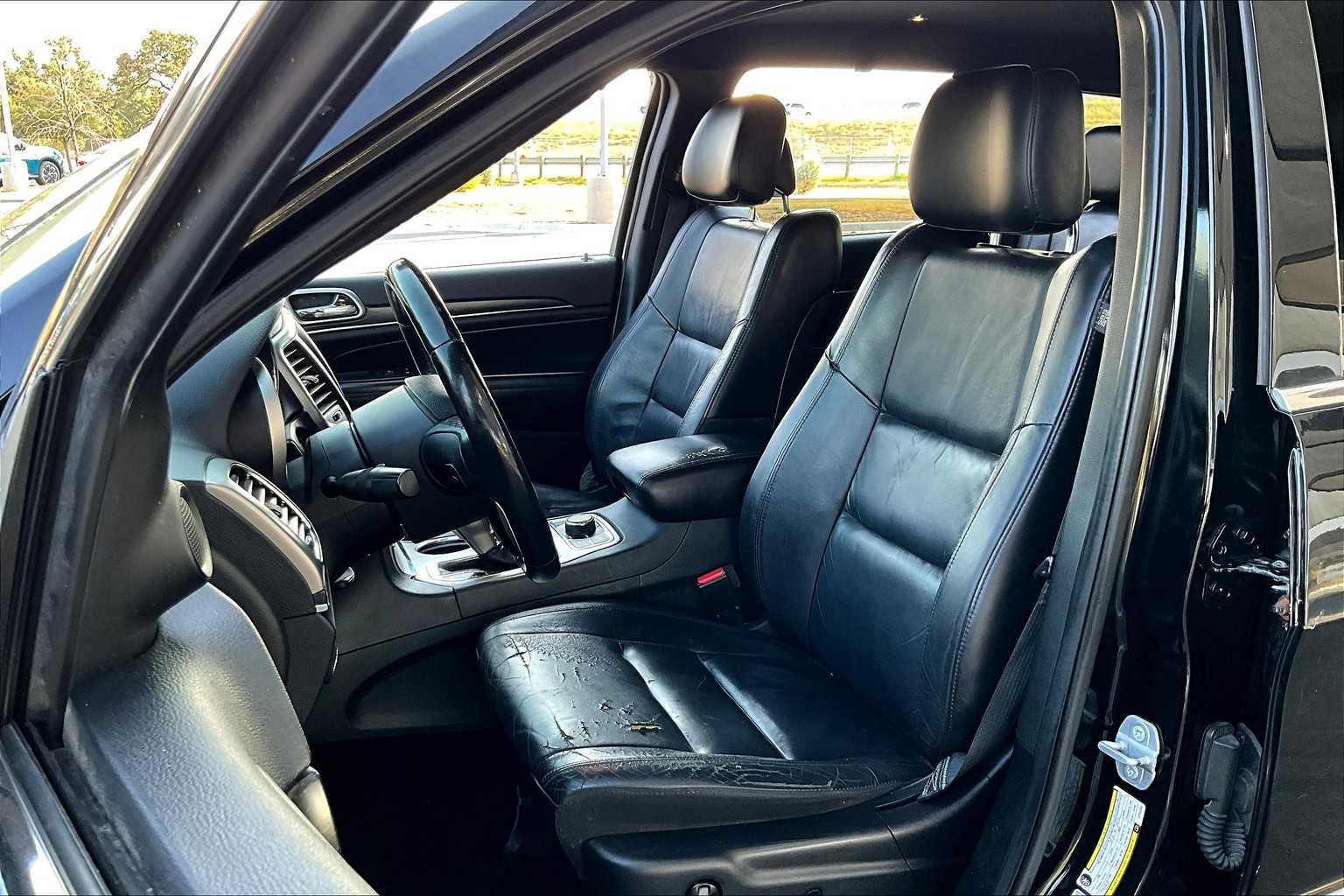 2018 Jeep Grand Cherokee Limited Sport photo 3