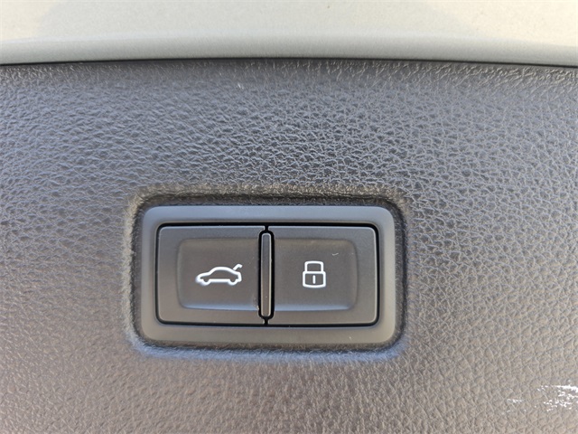 2023 Audi Q7 55 Prestige photo 13