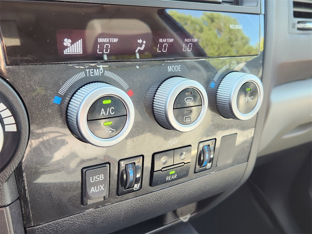 2018 Toyota Sequoia Platinum photo 24