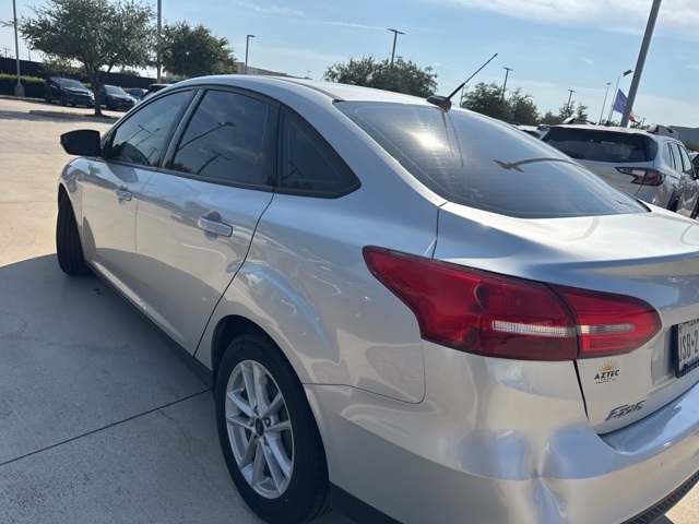 2017 Ford Focus SE photo 3