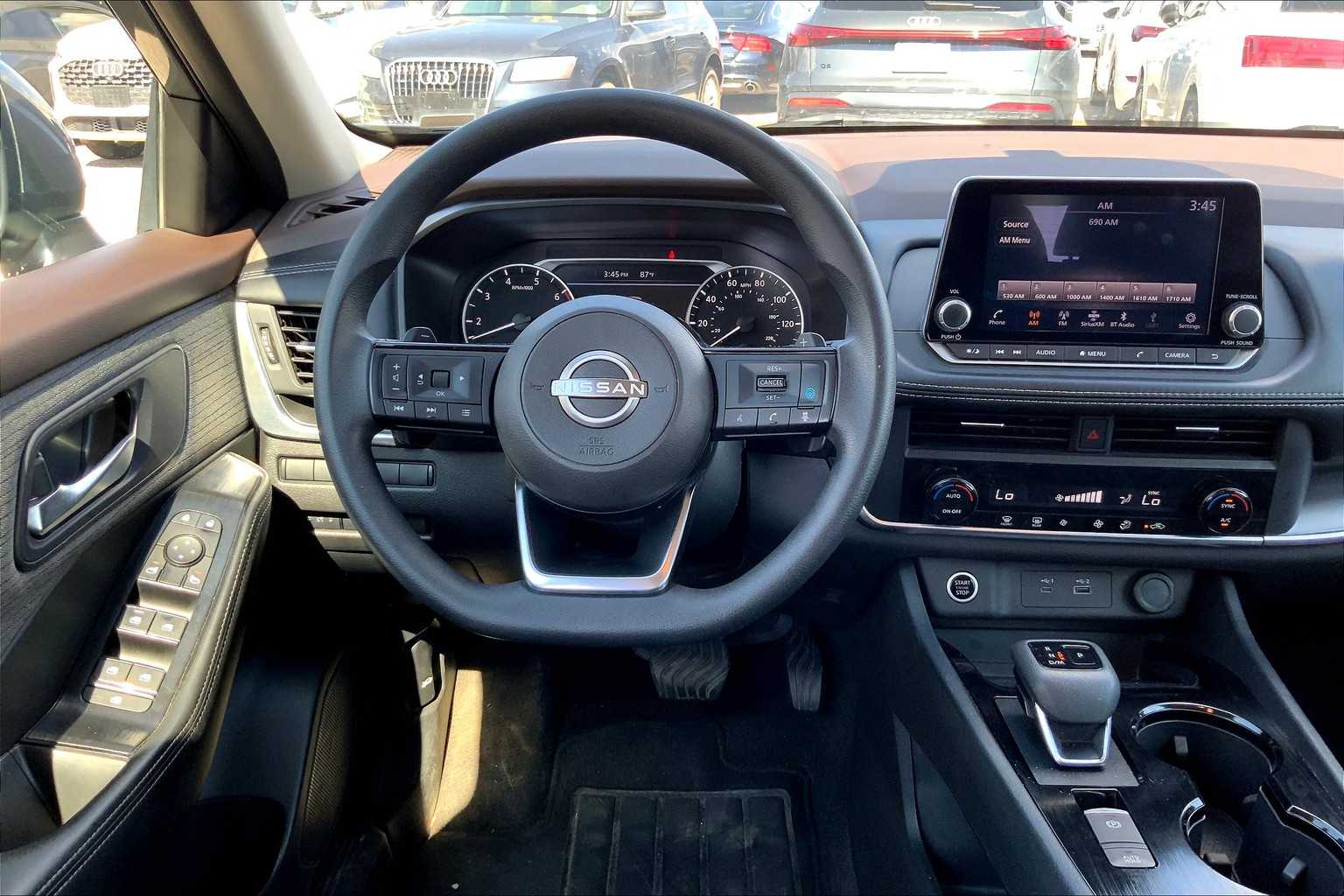 2023 Nissan Rogue SV photo 3