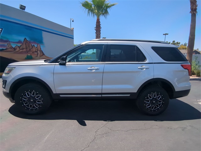 2017 Ford Explorer XLT photo 34