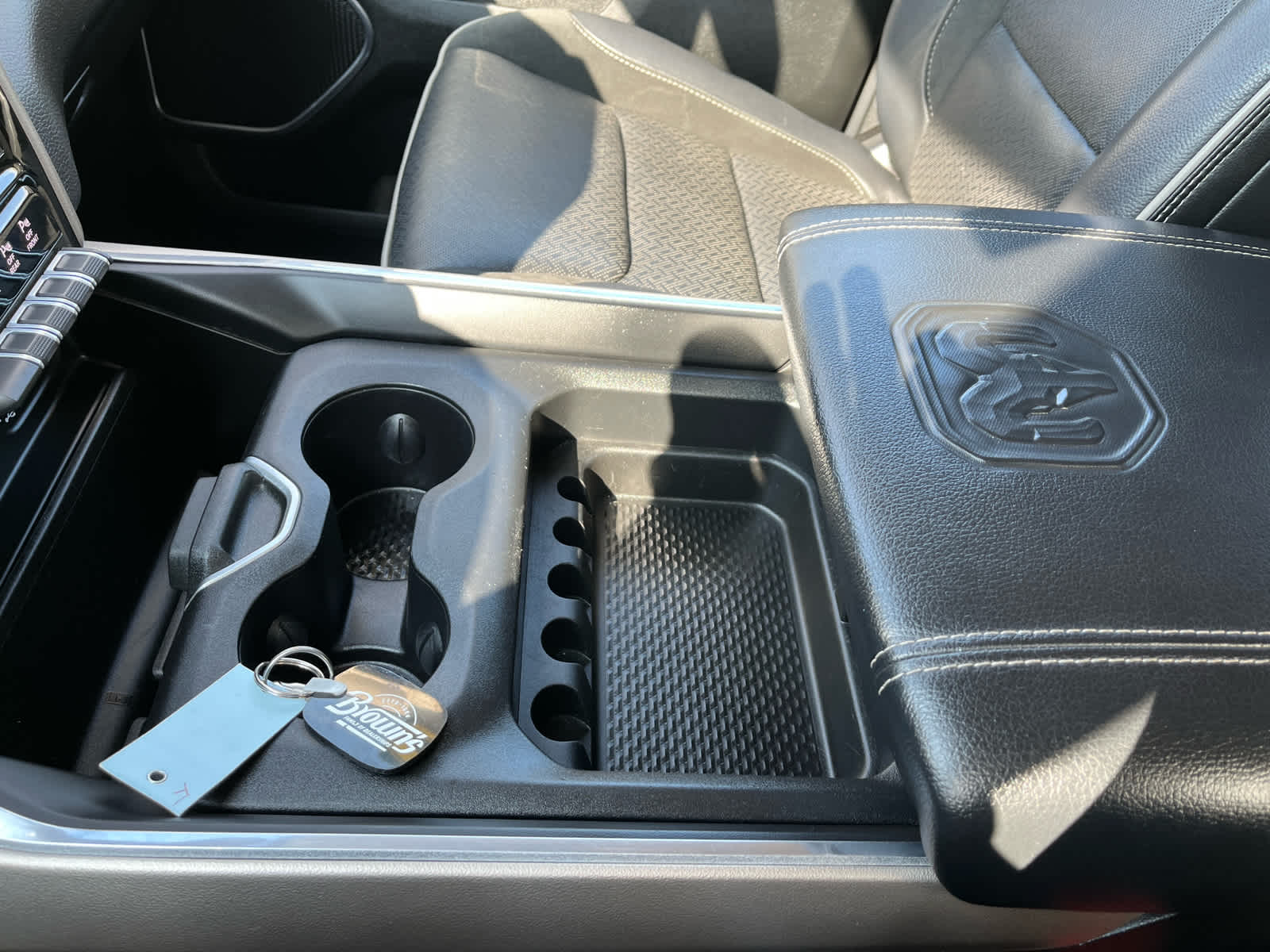 2019 Ram 1500 Laramie photo 32