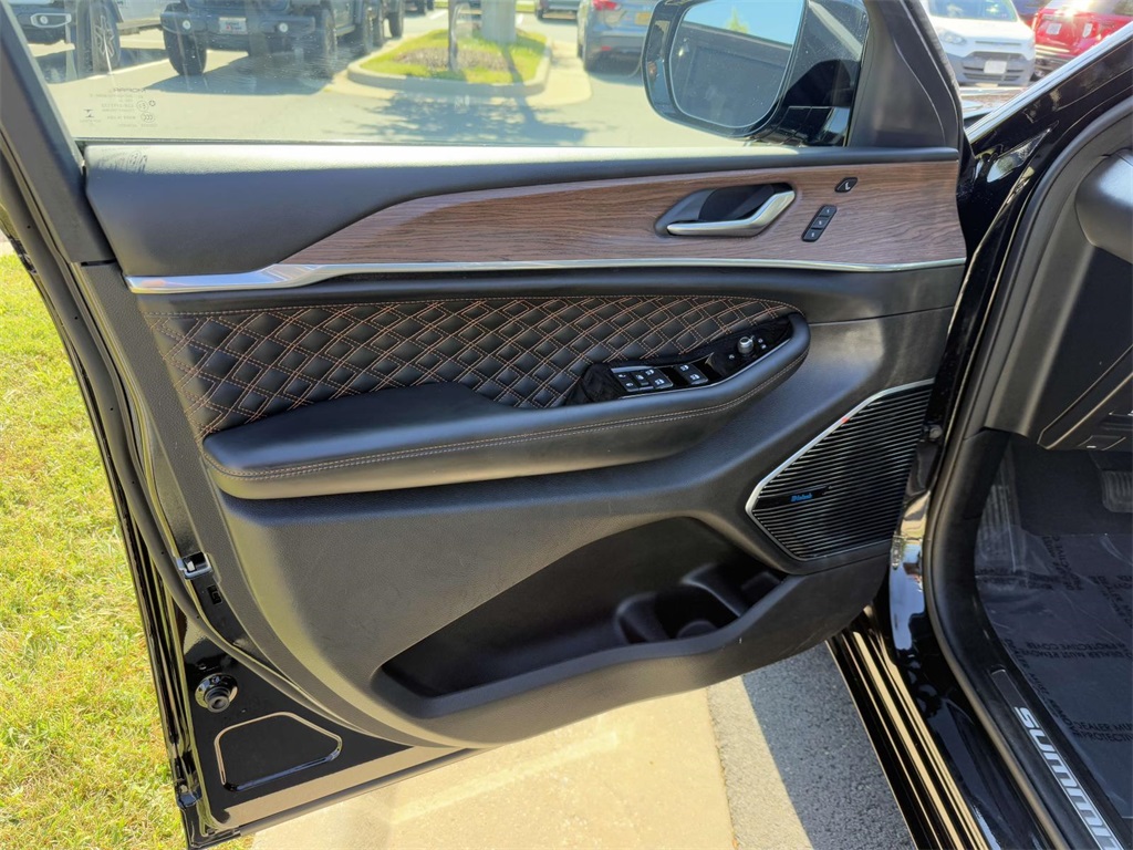 2022 Jeep Grand Cherokee Summit photo 24