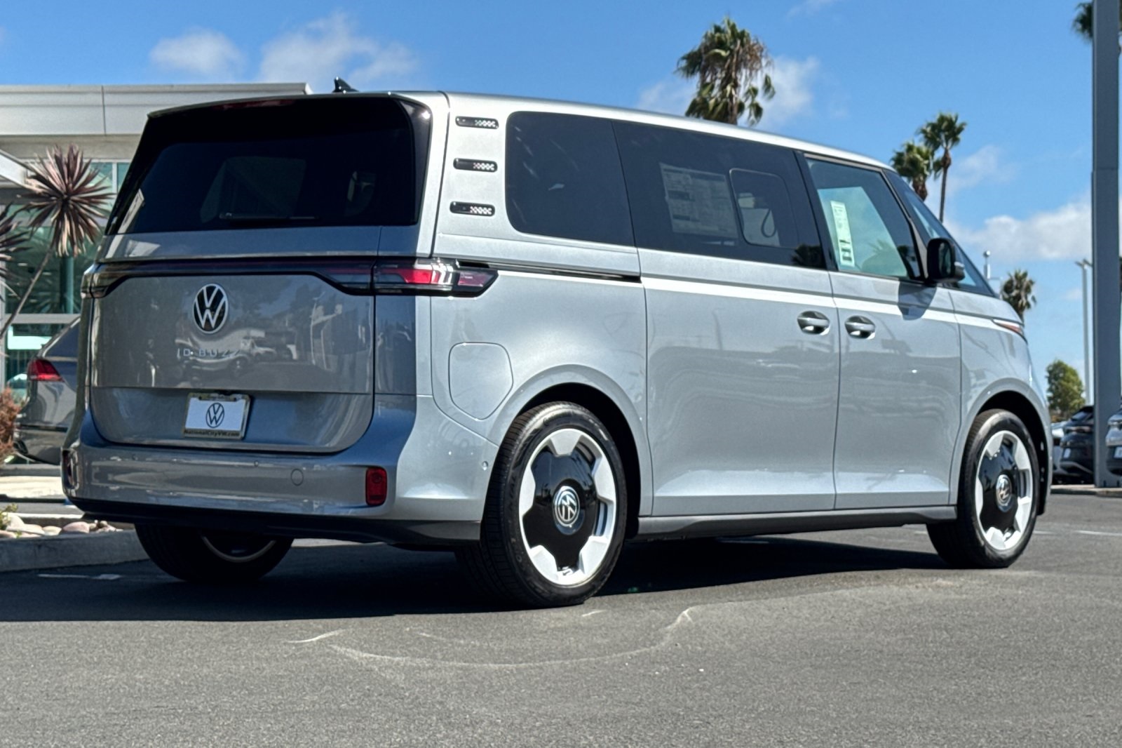 2025 Volkswagen ID. Buzz Pro S photo 5