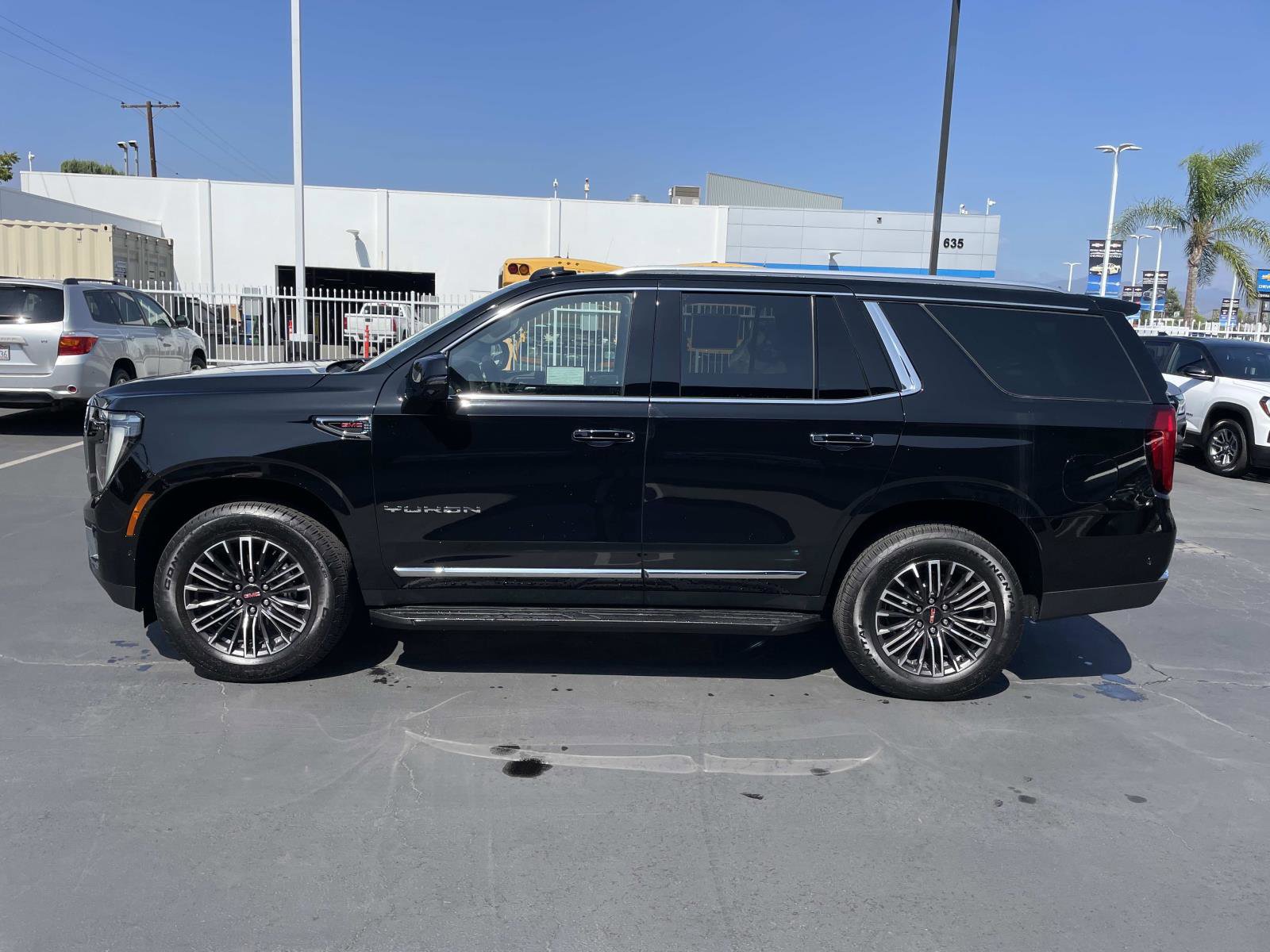 2025 Gmc Yukon photo 3