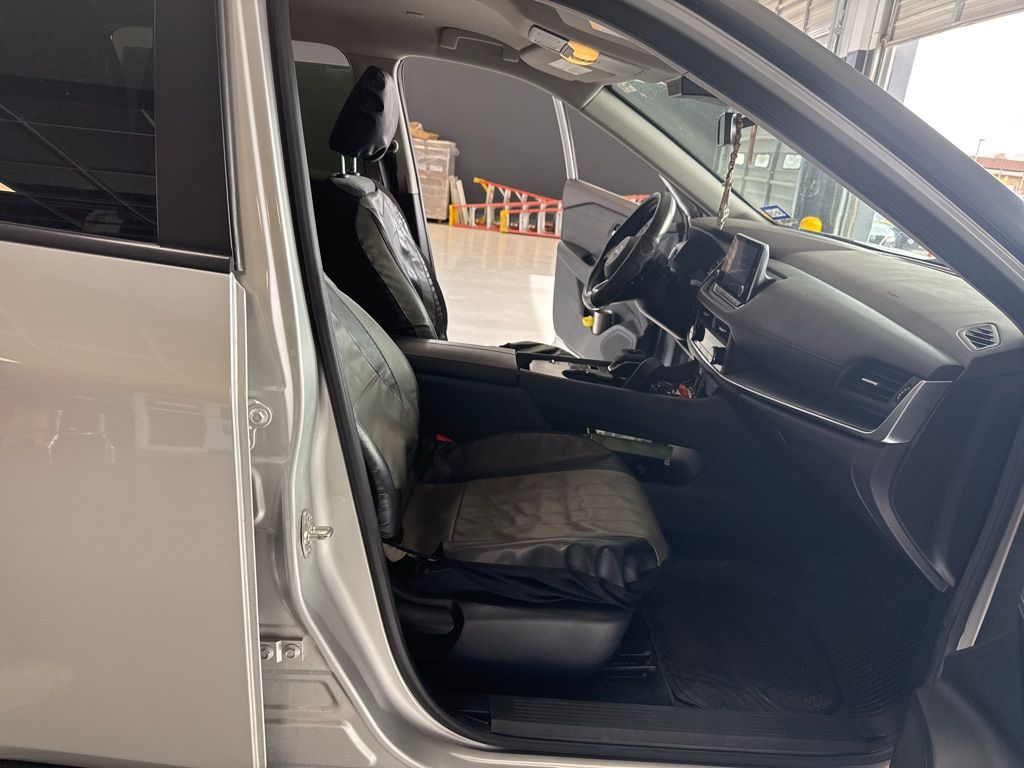2023 Nissan Rogue SV photo 11