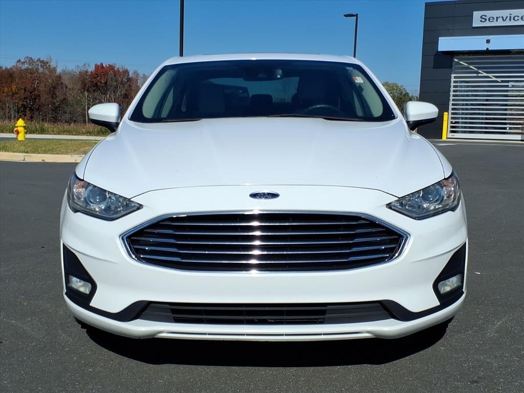 2020 Ford Fusion SE photo 2