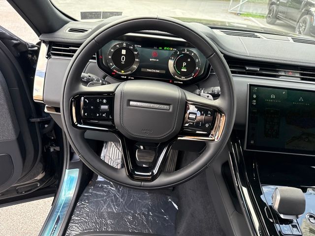 2025 Land Rover Range Rover Sport SE photo 3