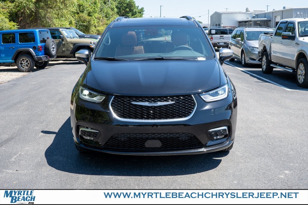 2026 Chrysler Pacifica Pinnacle photo 9