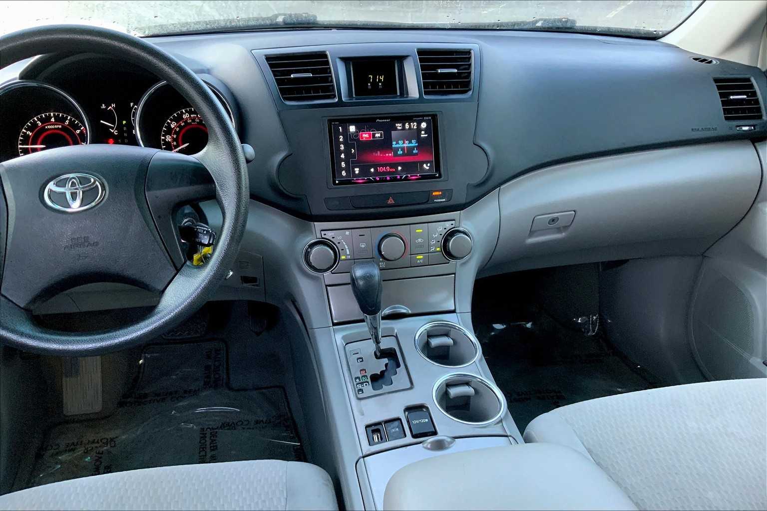 2010 Toyota Highlander Base photo 5