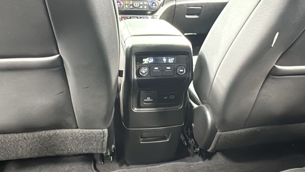 2023 Gmc Acadia SLT photo 36