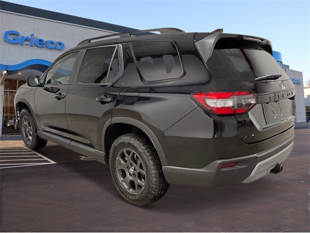 2025 Honda Pilot TrailSport photo 3
