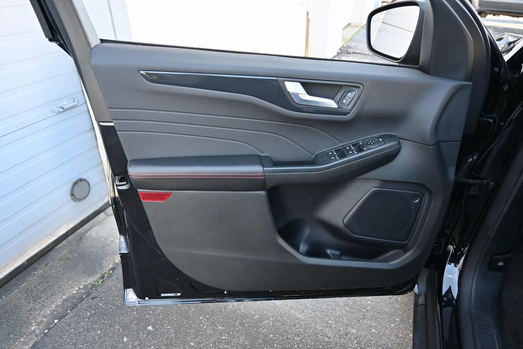 2024 Ford Escape ST-Line photo 20