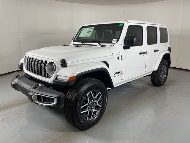 2025 Jeep Wrangler Sahara photo 4