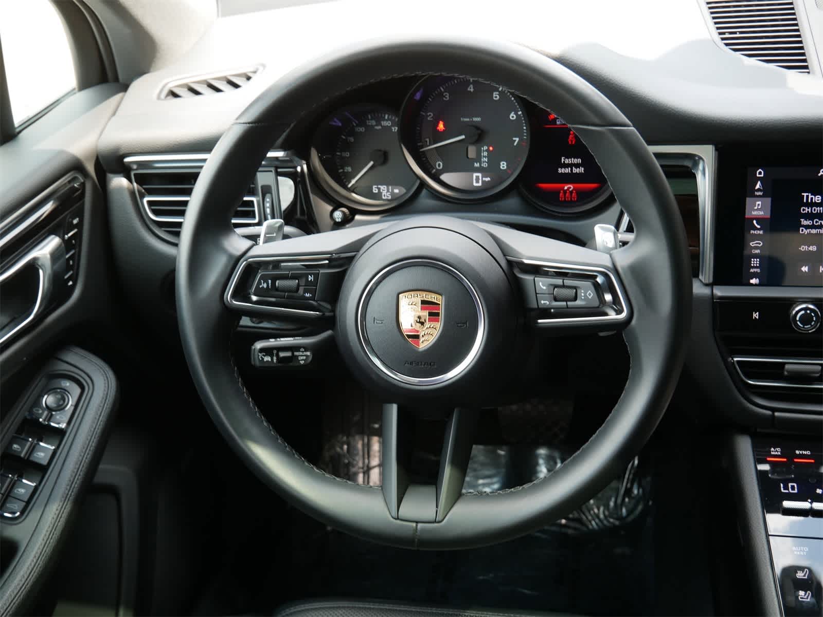 2024 Porsche Macan T photo 8
