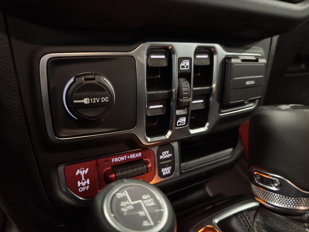 2025 Jeep Wrangler Rubicon X photo 18