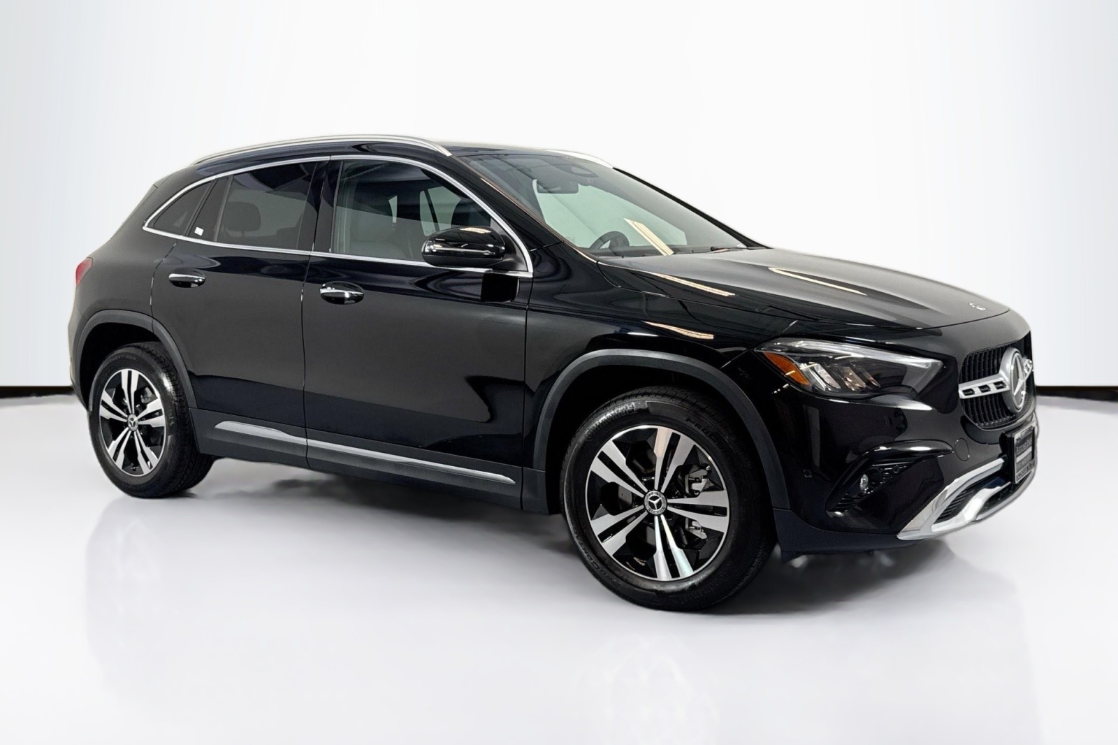 2025 Mercedes Benz GLA 250 photo 3