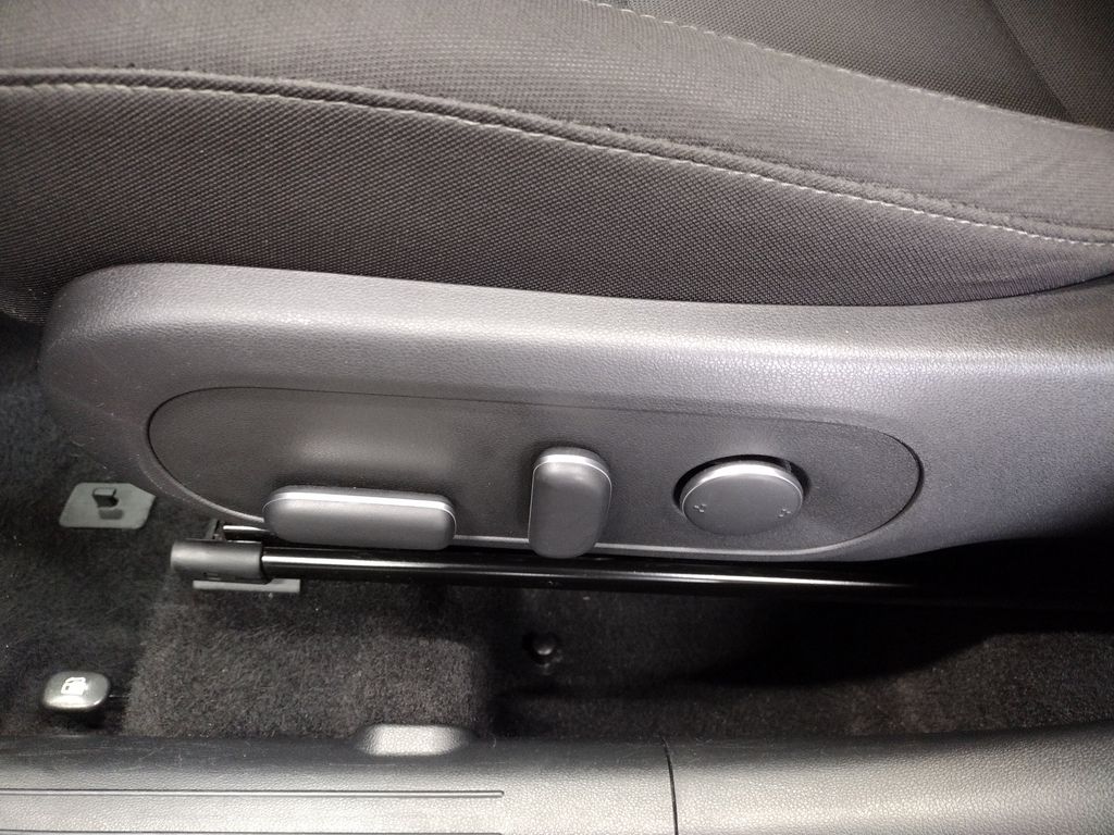 2024 Hyundai Kona SEL photo 18