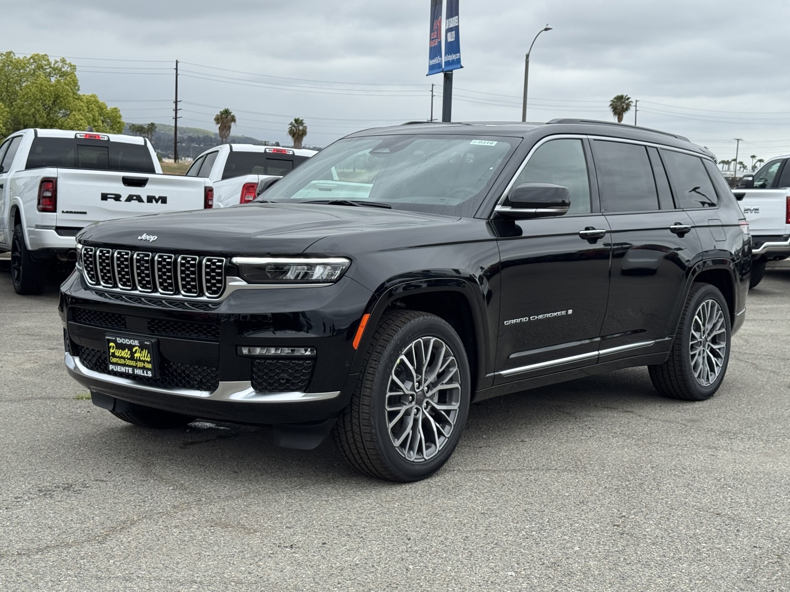 2025 Jeep Grand Cherokee L Summit Reserve photo 2