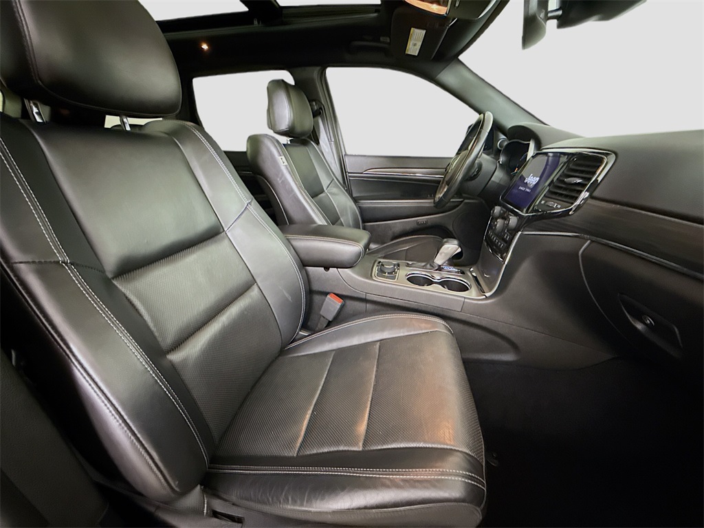 2021 Jeep Grand Cherokee Anniversary Edition photo 26