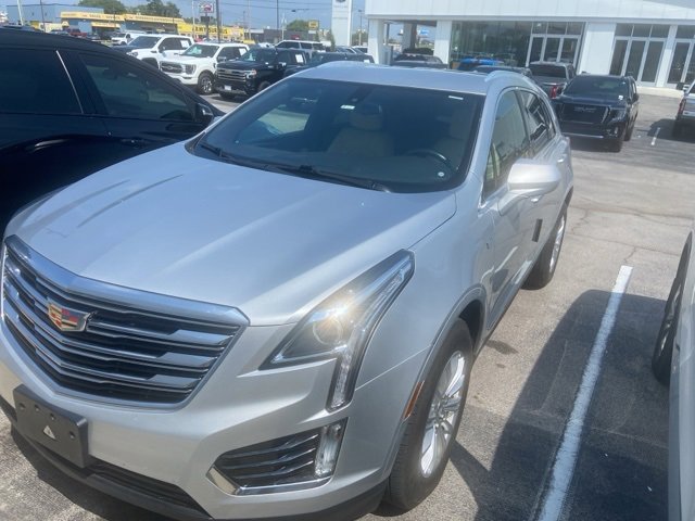 2018 Cadillac XT5 photo 2