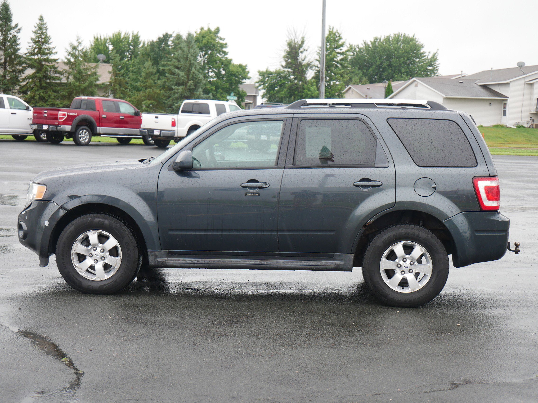 Used 2009 Ford Escape Limited with VIN 1FMCU94G59KA60172 for sale in Hastings, Minnesota