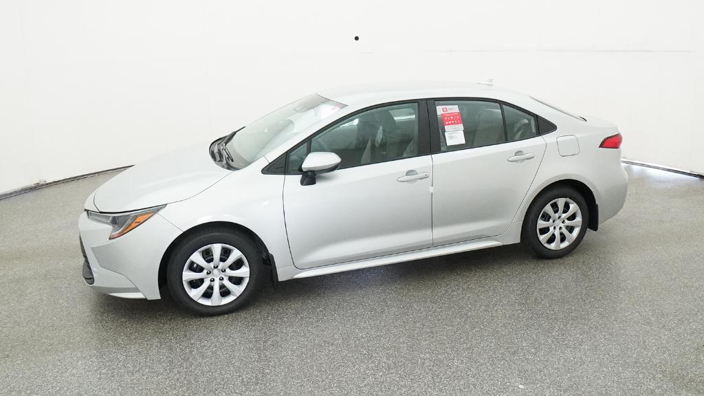 2025 Toyota Corolla LE photo 7