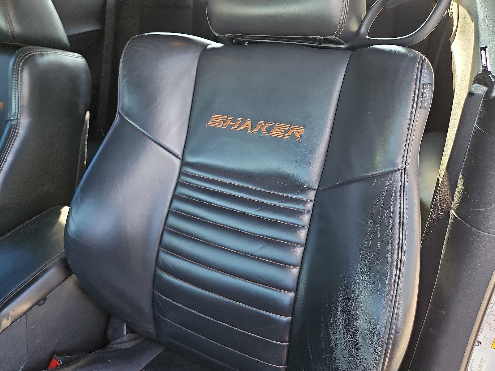 2014 Dodge Challenger R/T photo 22