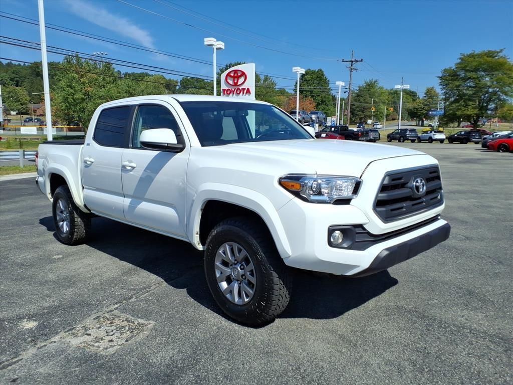 2016 Toyota Tacoma SR5 photo 2