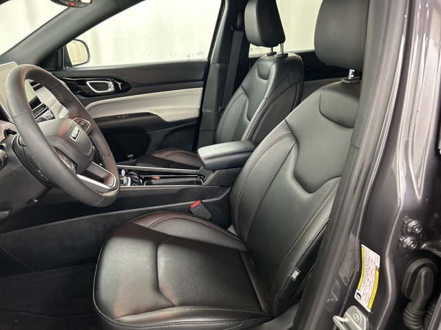 2024 Jeep Compass Limited photo 4