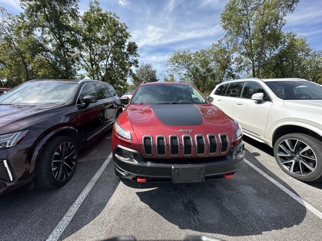 2016 Jeep Cherokee Trailhawk photo 2