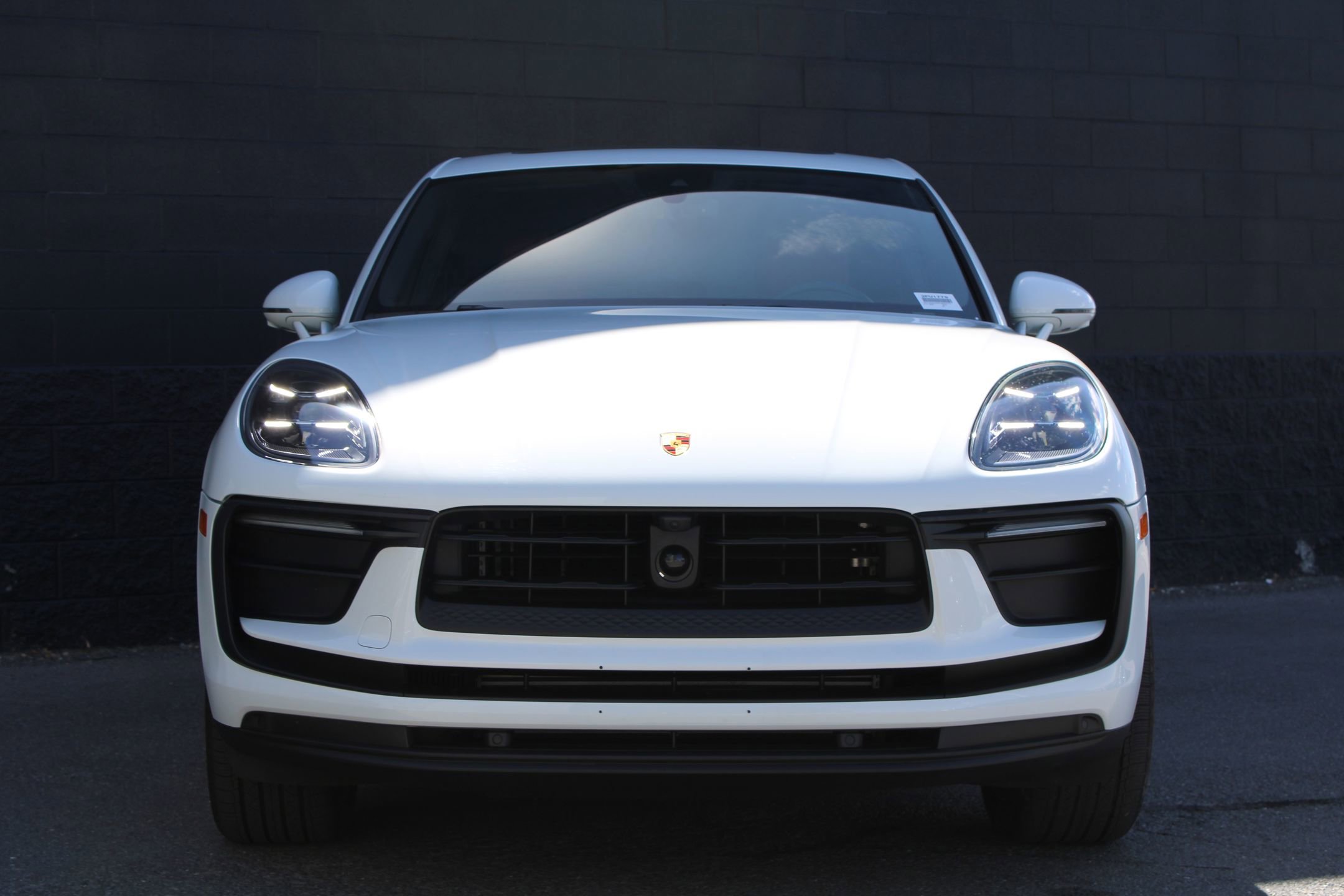 2023 Porsche Macan T photo 6