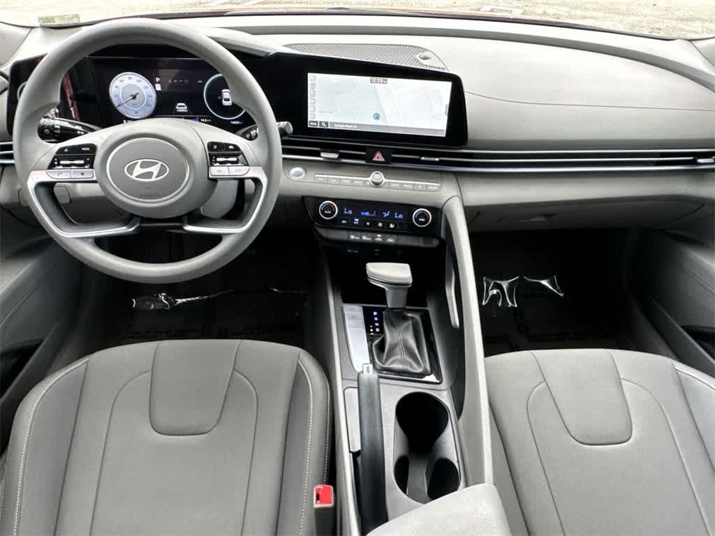 2024 Hyundai Elantra SEL photo 23