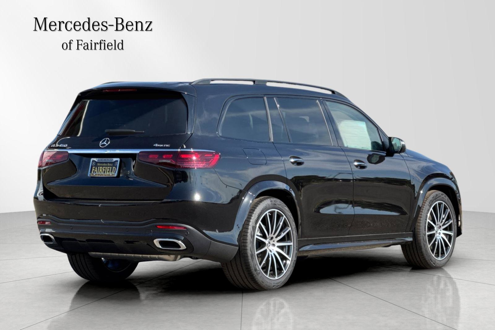 2025 Mercedes Benz GLS 450 4MATIC photo 2