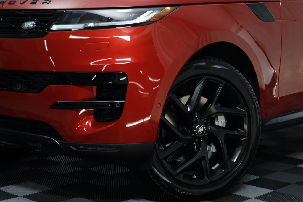 2025 Land Rover Range Rover Sport SE photo 3