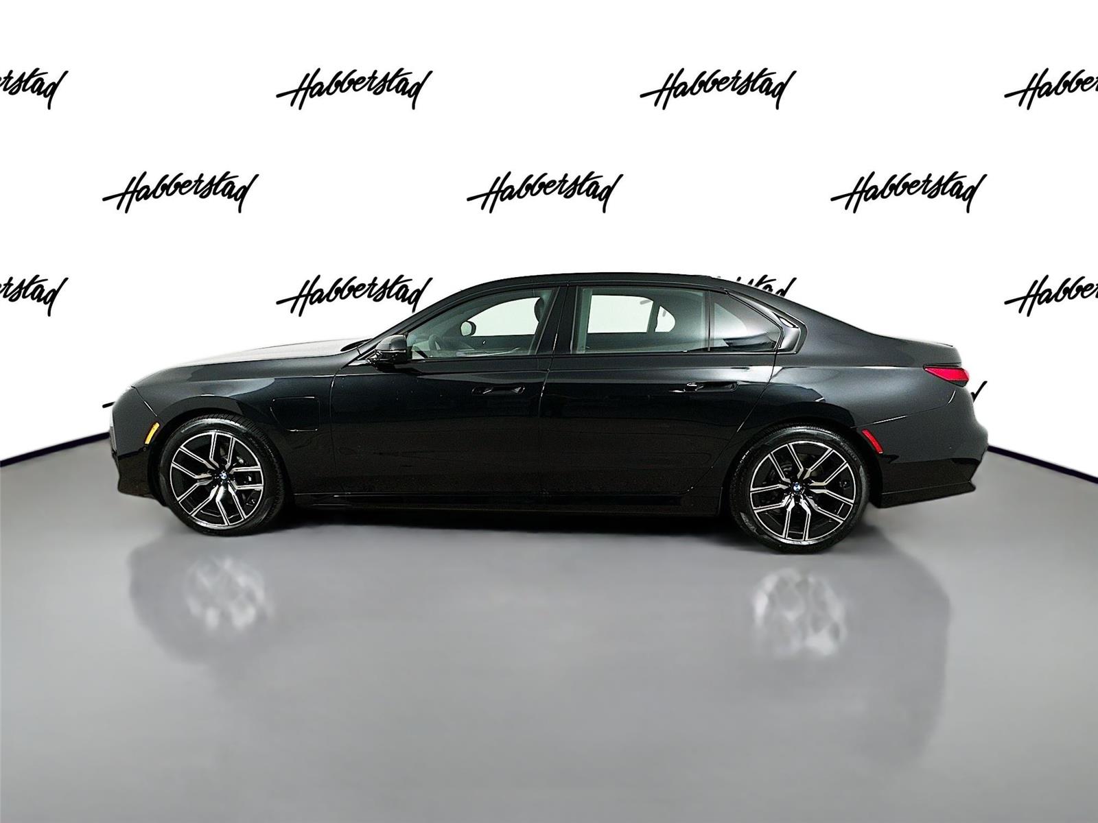 2026 Bmw 750e photo 8