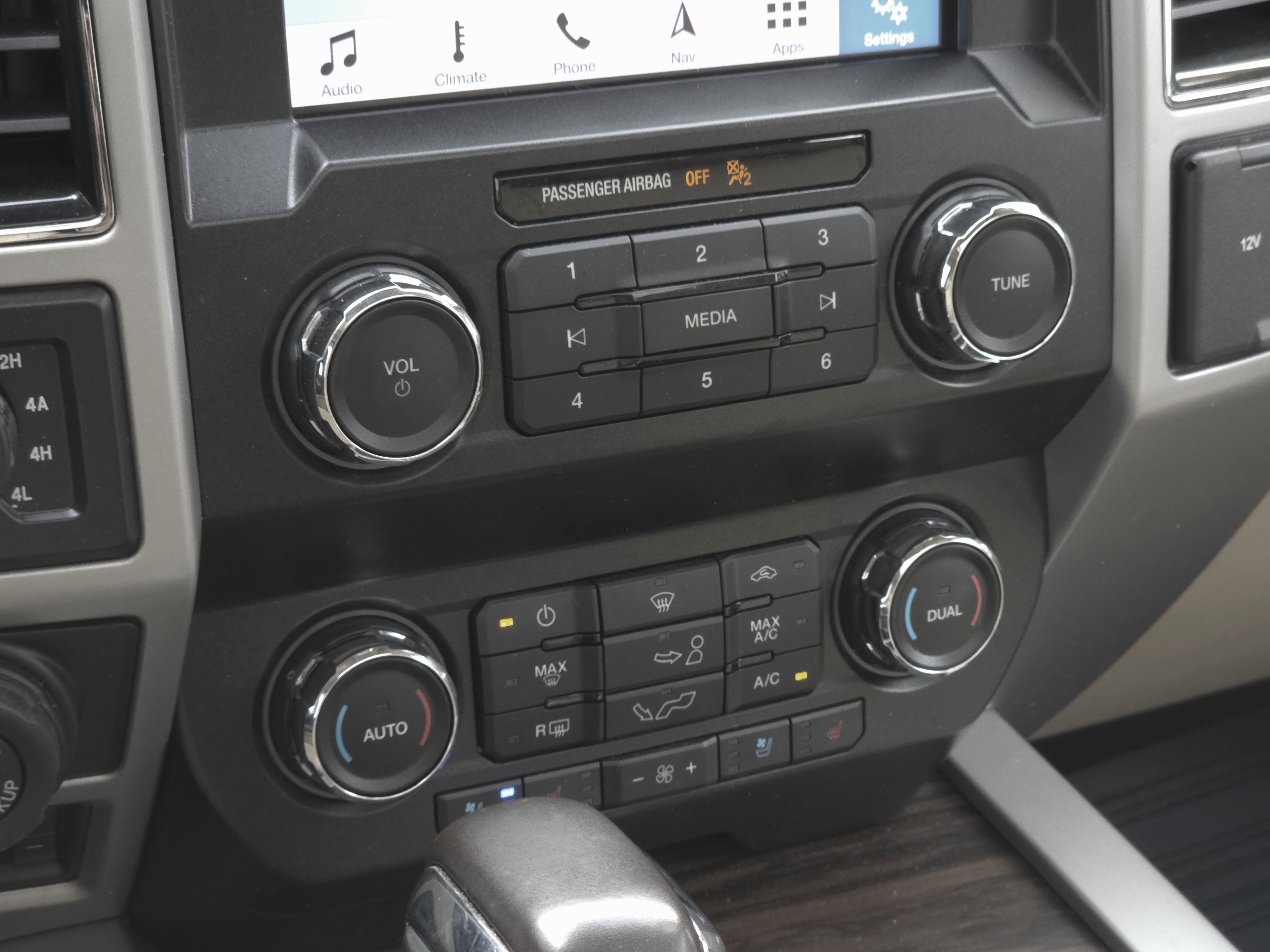 2019 Ford F-150 Lariat photo 8
