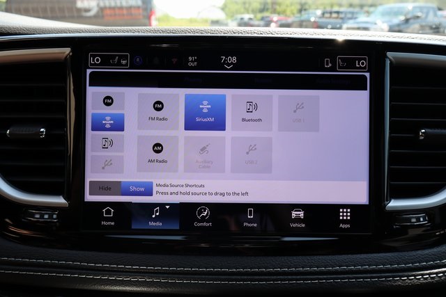 2025 Chrysler Pacifica photo 17