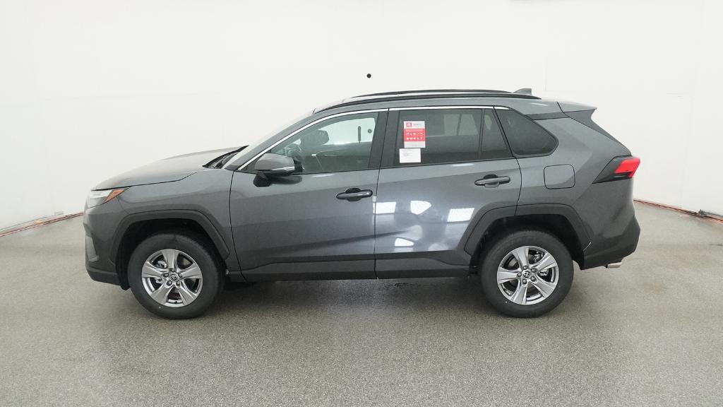 2025 Toyota RAV4 XLE photo 9