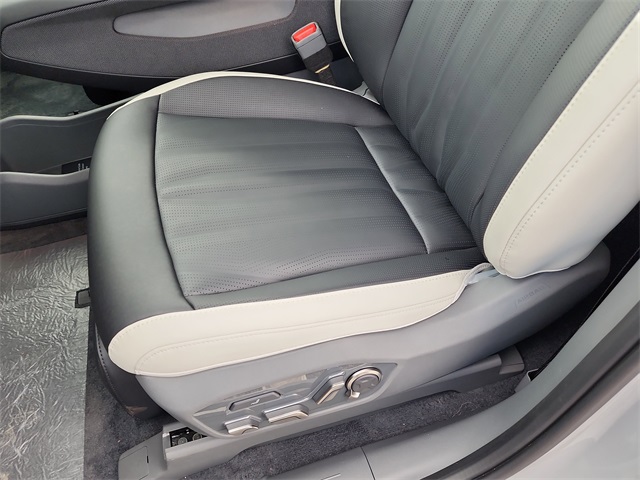 2026 Kia EV9 GT-Line photo 11