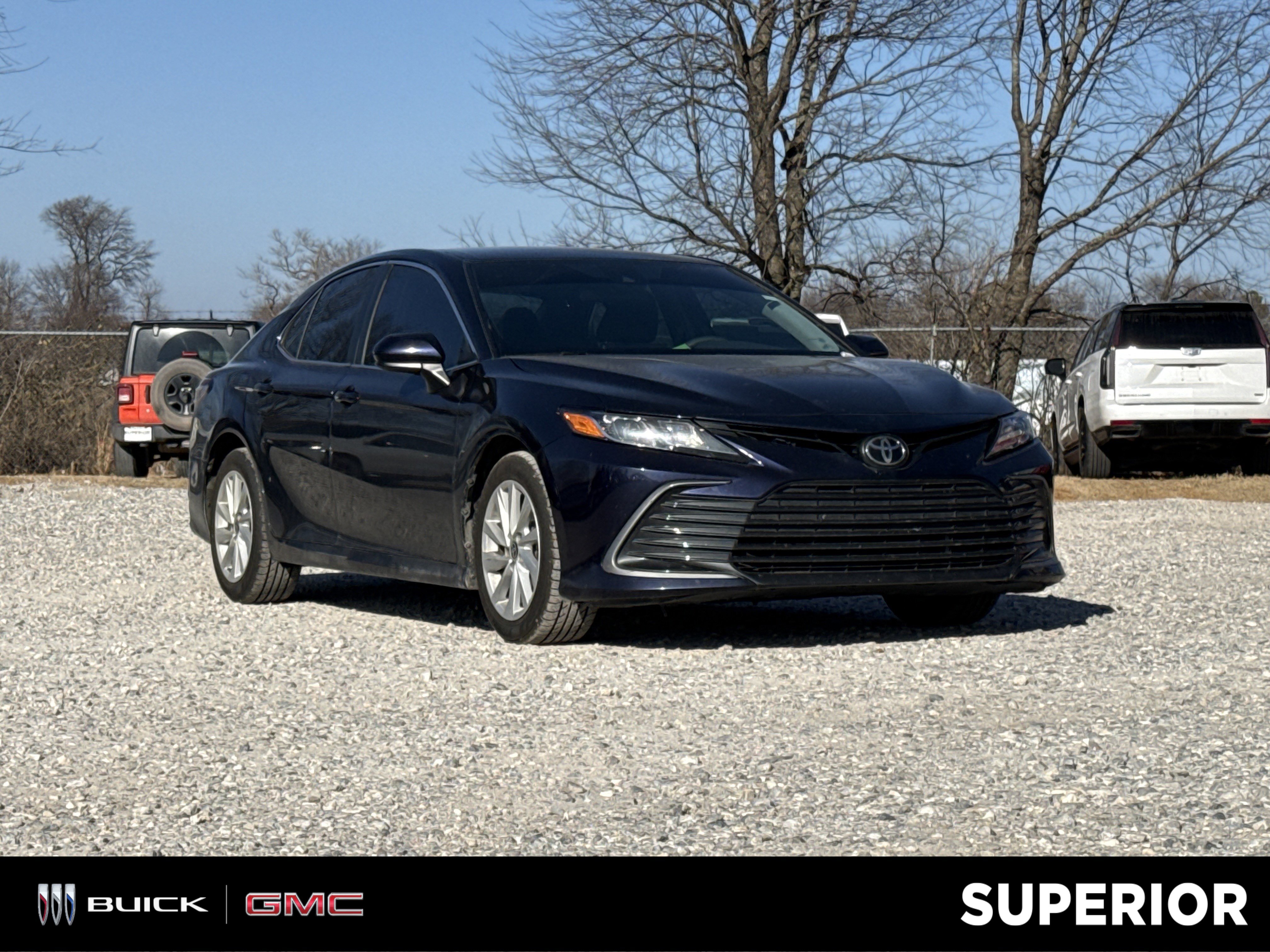 2022 Toyota Camry LE's photo