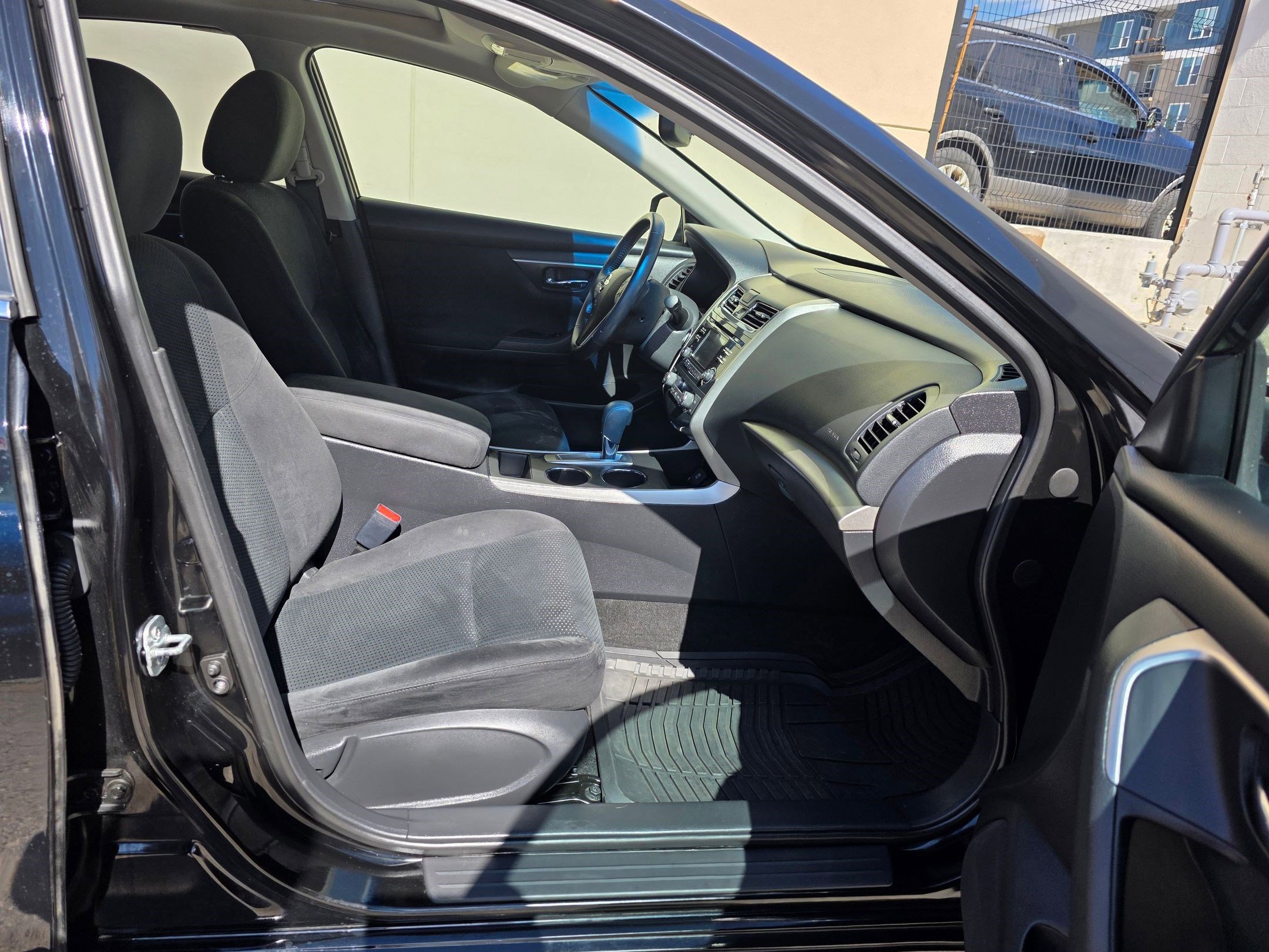 2015 Nissan Altima 2.5 SV photo 28