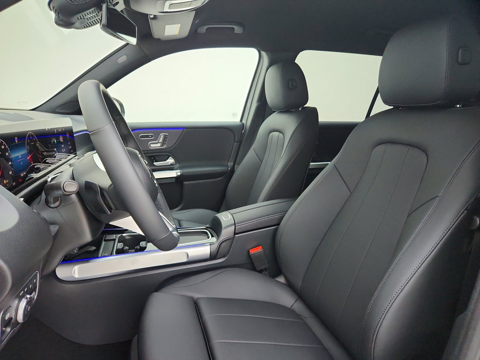 2025 Mercedes Benz GLB 250 photo 23