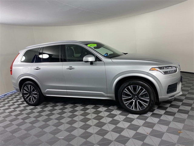2022 Volvo XC90 T6 Momentum photo 9