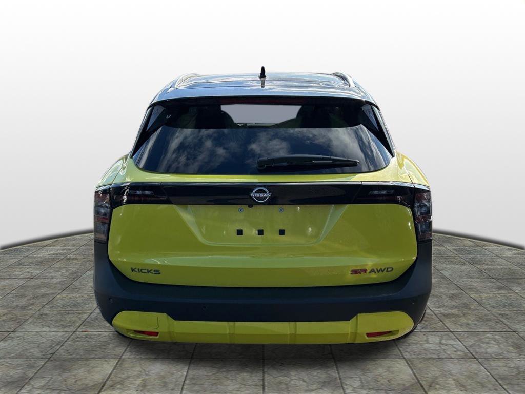 2025 Nissan Kicks SR photo 3