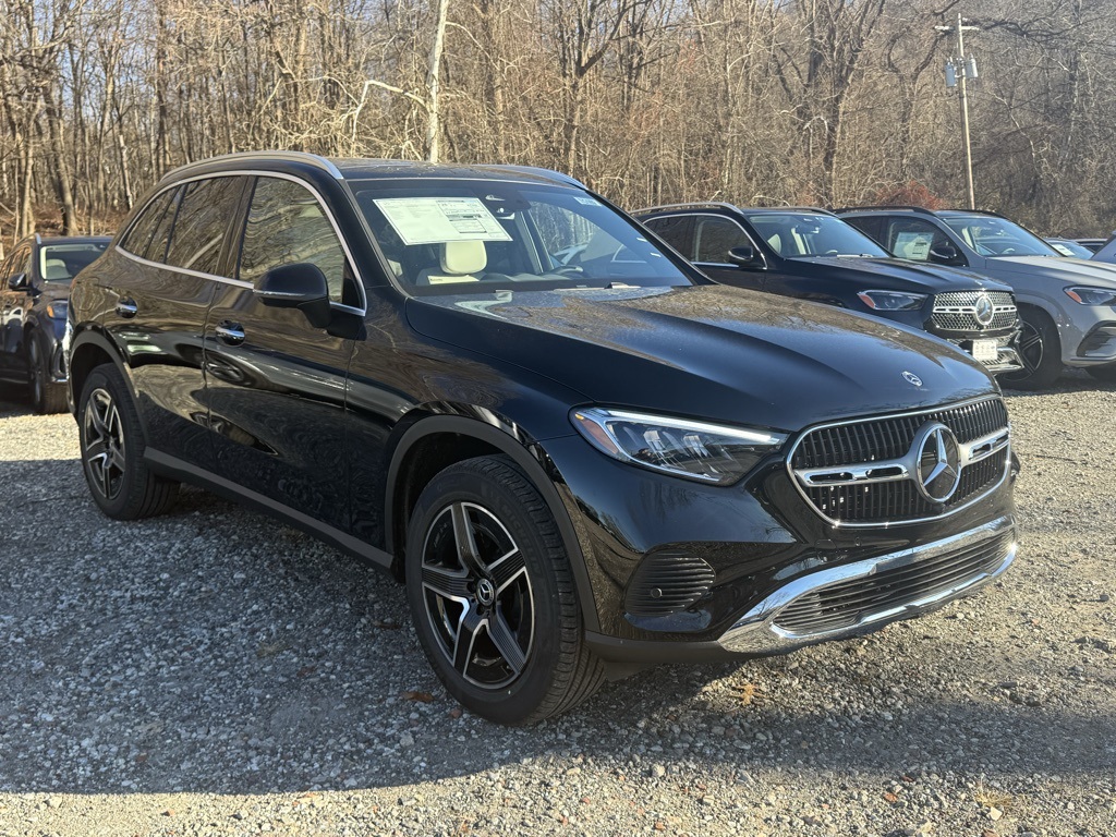 2026 Mercedes-Benz GLC Base's photo